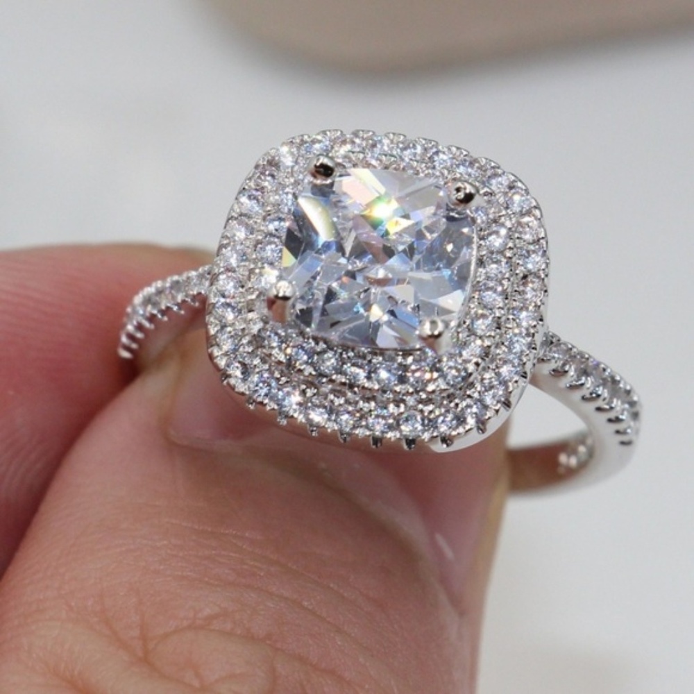 925 Silver Ring White Sapphire Size 8 New - Picture 1 of 1
